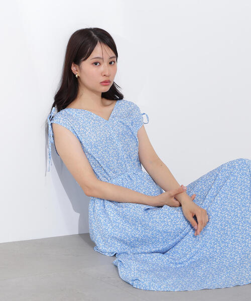 N.(N. Natural Beauty Basic)(エヌエヌナチュラルビューティーベーシック)の「【PS/低身長サイズ】フラワープリントノースリーブワンピース(ワンピース・レディース・ホワイト系その他/ブルー系その他/ブラック系その他・MEDIUM/P/S)」の3枚目の写真