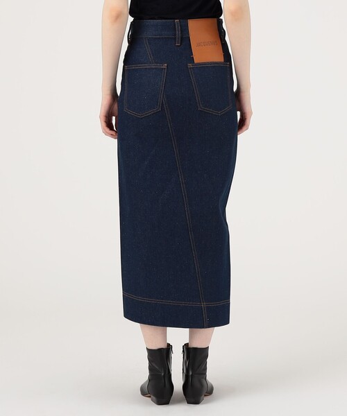 JACQUEMUS（ジャックムス）の「JACQUEMUS LA JUPE DE-NIMES コットンデニムスカート（デニムスカート・レディース・ブルー・25/24）」の5枚目の写真