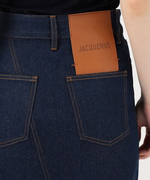 JACQUEMUS（ジャックムス）の「JACQUEMUS LA JUPE DE-NIMES コットンデニムスカート（デニムスカート・レディース・ブルー・25/24）」の7枚目の写真