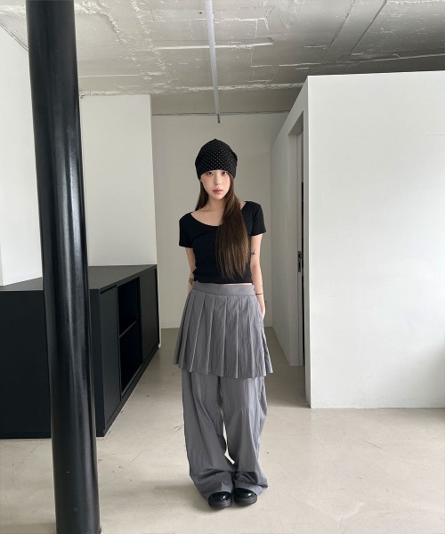 4INT.(フォイント)の「ナイロン プリーツ スカート レイヤード ワイド パンツ(その他パンツ・レディース・ブラック/グレー/ホワイト・FREE)」の14枚目の写真
