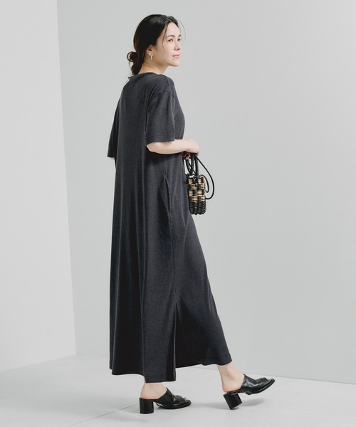 le cercle ADAM ET ROPE'(ルセルクルアダムエロペ)の「硫化染めテレコワンピース(ワンピース・レディース・カーキ/ブラック系その他・FREE)」の5枚目の写真