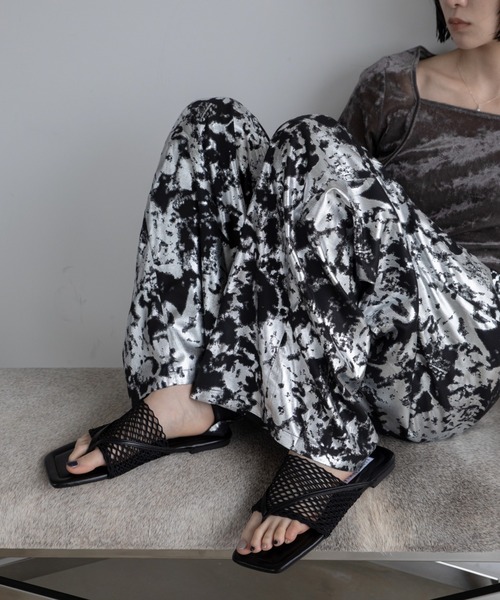 VACANCY(ヴァカンシー)の「【select item】スクエアトゥメッシュトングサンダル(サンダル・レディース・ブラック/ベージュ・MEDIUM/LARGE)」の7枚目の写真