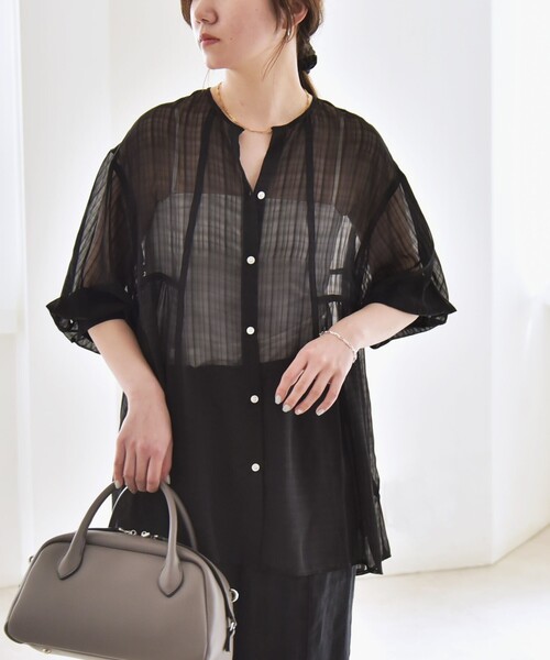 quaranciel（カランシエル）の「quaranciel:〈手洗い可能〉シアー チェック ノーカラー ハーフスリーブ ブラウス（シャツ/ブラウス・レディース・カーキ/ブラック・ONE SIZE）」の6枚目の写真