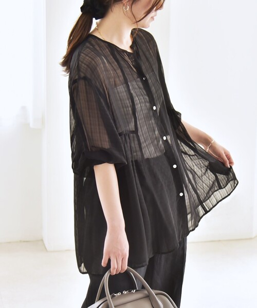 quaranciel（カランシエル）の「quaranciel:〈手洗い可能〉シアー チェック ノーカラー ハーフスリーブ ブラウス（シャツ/ブラウス・レディース・カーキ/ブラック・ONE SIZE）」の10枚目の写真