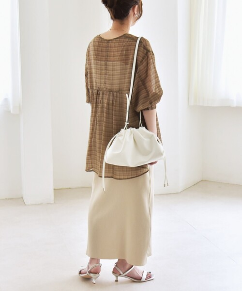 quaranciel（カランシエル）の「quaranciel:〈手洗い可能〉シアー チェック ノーカラー ハーフスリーブ ブラウス（シャツ/ブラウス・レディース・カーキ/ブラック・ONE SIZE）」の13枚目の写真