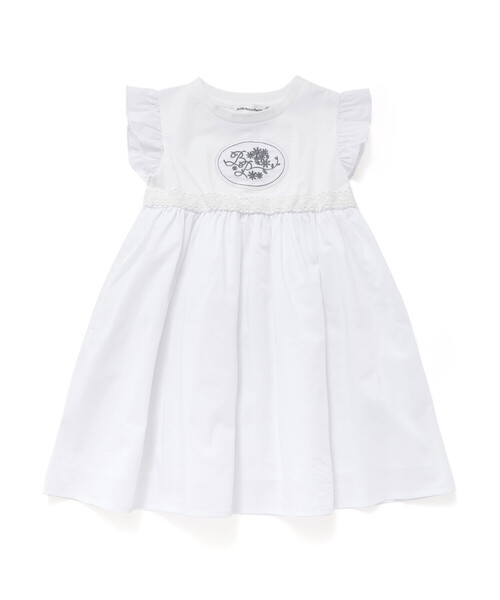 BeBe Petits Pois Vert(ベベプチポワヴェール)の「袖フリルエンブレム刺しゅうワンピース(95~150cm)(ワンピース・キッズ・ブルー/ホワイト・130cm/140cm/150cm/120cm)」の10枚目の写真