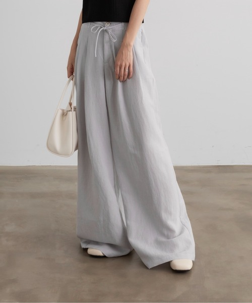 Lunea（ルネア）の「スーパーワイドリネンタックパンツ（その他パンツ・レディース・ブルー/ブラック/ホワイト/ライトグレー/ブラウン/キナリ・M/L）」の4枚目の写真
