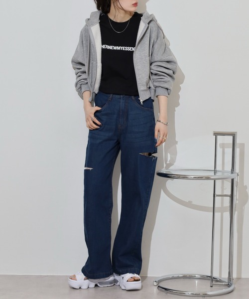 atONE(アットワン)の「デニムダメージストレートパンツ(デニムパンツ・レディース・ブルー/ネイビー/ライトブルー・L/LL/M)」の16枚目の写真