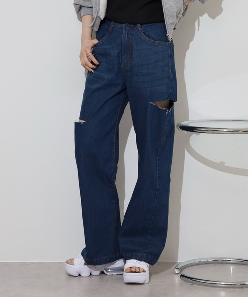 atONE(アットワン)の「デニムダメージストレートパンツ(デニムパンツ・レディース・ブルー/ネイビー/ライトブルー・L/LL/M)」の10枚目の写真