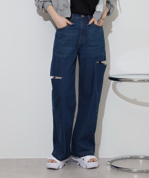 atONE(アットワン)の「デニムダメージストレートパンツ(デニムパンツ・レディース・ブルー/ネイビー/ライトブルー・L/LL/M)」の12枚目の写真