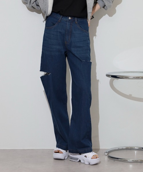 atONE(アットワン)の「デニムダメージストレートパンツ(デニムパンツ・レディース・ブルー/ネイビー/ライトブルー・L/LL/M)」の13枚目の写真
