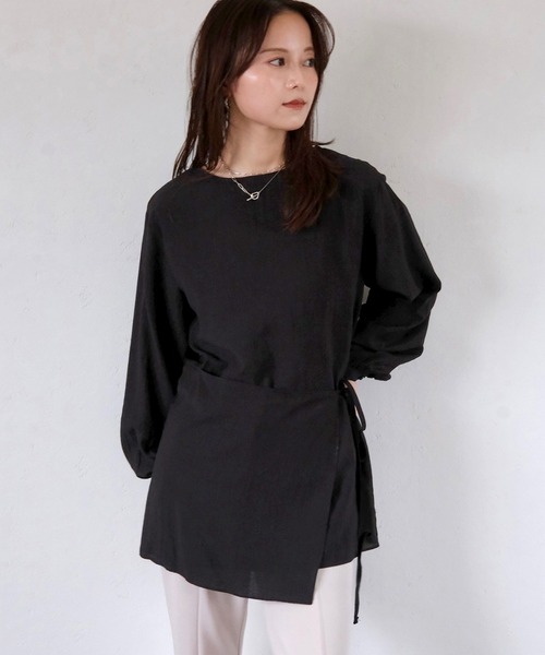 Reurie'(レウリィ)の「ウエストマークブラウス/waist mark blouse アイボリー ブラック カジュアル フェミニン レイヤード風 デザイントップス(シャツ/ブラウス・レディース・アイボリー/ブラック・FREE)」の2枚目の写真