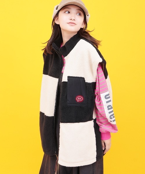 チチカカ（チチカカ）の「Orale! カラー切替ボアベスト（その他アウター・レディース・ブラック/パープル・FREE）」の2枚目の写真