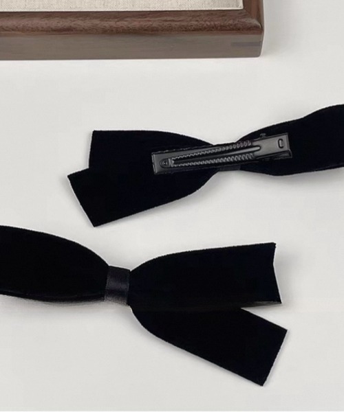 E&C closet…（イーアンドシークローゼット）の「スモールベロアリボンヘアクリップ（バレッタ/ヘアクリップ・レディース・ブラック・フリー）」の12枚目の写真