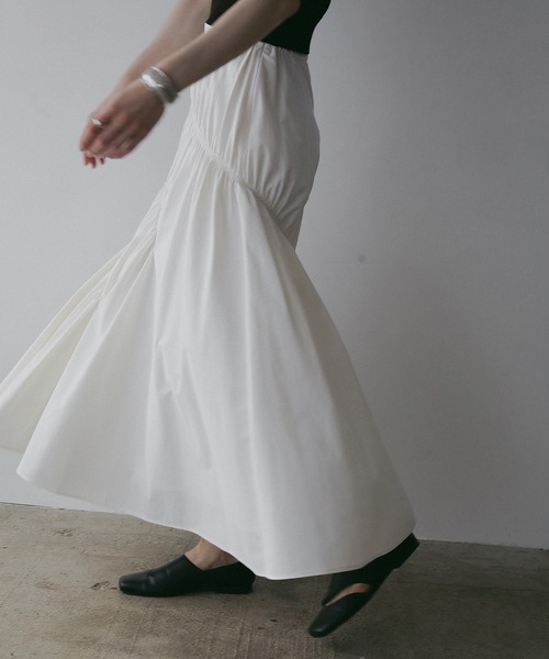 MANOF(マノフ)の「SHIRRING FLARE SKIRT(スカート・レディース・ホワイト/パープル/ネイビー・S/M)」の2枚目の写真