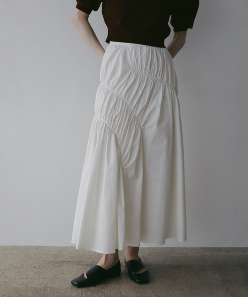 MANOF(マノフ)の「SHIRRING FLARE SKIRT(スカート・レディース・ホワイト/パープル/ネイビー・S/M)」の4枚目の写真