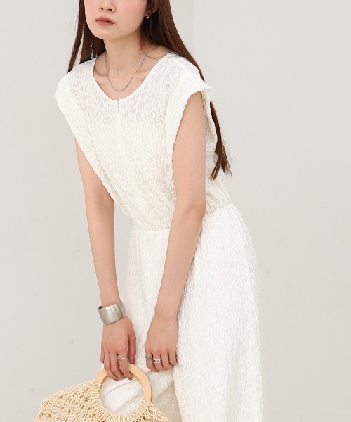 Bab（バブ）の「【低身長向けサイズあり】前後2WAYウェーブ柄シュシュ付ワンピース（つなぎ/オールインワン・レディース・ブラウン/ブラック/アイボリー/A・MEDIUM/SMALL）」の21枚目の写真