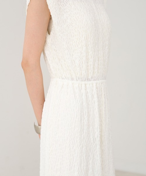 Bab（バブ）の「【低身長向けサイズあり】前後2WAYウェーブ柄シュシュ付ワンピース（つなぎ/オールインワン・レディース・ブラウン/ブラック/アイボリー/A・MEDIUM/SMALL）」の8枚目の写真