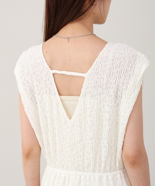 Bab（バブ）の「【低身長向けサイズあり】前後2WAYウェーブ柄シュシュ付ワンピース（つなぎ/オールインワン・レディース・ブラウン/ブラック/アイボリー/A・MEDIUM/SMALL）」の7枚目の写真