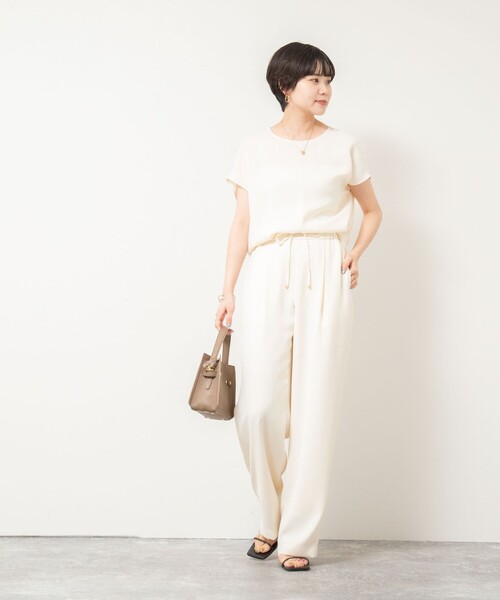 NOLLEY’S Sophi（ノーリーズソフィ）の「《セットアップ対応》ウォッシャブルダブルサテンフレンチブラウス（シャツ/ブラウス・レディース・ブラウン/ブラック/キナリ・38）」の4枚目の写真