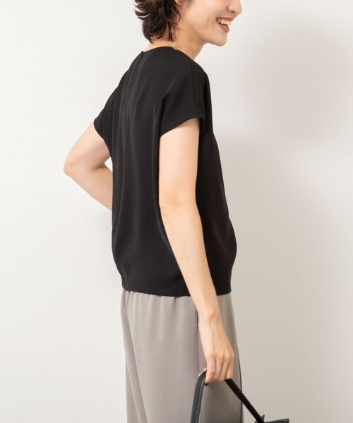 NOLLEY’S Sophi（ノーリーズソフィ）の「《セットアップ対応》ウォッシャブルダブルサテンフレンチブラウス（シャツ/ブラウス・レディース・ブラウン/ブラック/キナリ・38）」の14枚目の写真