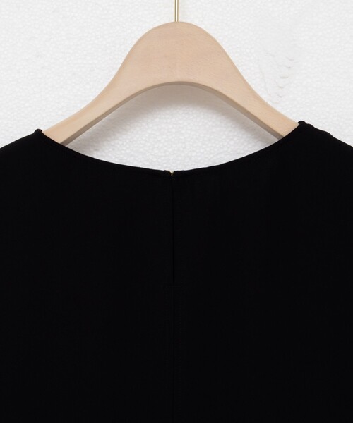 NOLLEY’S Sophi（ノーリーズソフィ）の「《セットアップ対応》ウォッシャブルダブルサテンフレンチブラウス（シャツ/ブラウス・レディース・ブラウン/ブラック/キナリ・38）」の9枚目の写真