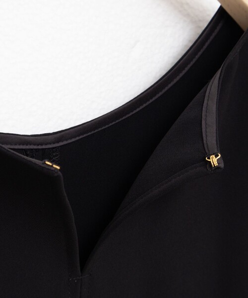 NOLLEY’S Sophi（ノーリーズソフィ）の「《セットアップ対応》ウォッシャブルダブルサテンフレンチブラウス（シャツ/ブラウス・レディース・ブラウン/ブラック/キナリ・38）」の10枚目の写真