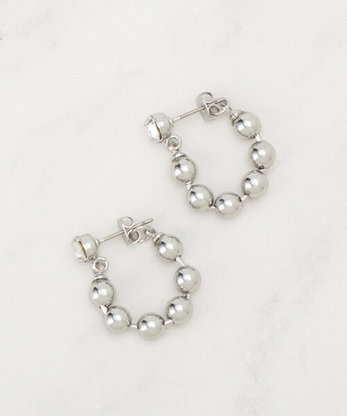 SHOO・LA・RUE（シューラルー）の「【チタンポスト】ボールチェーンピアス（ピアス（両耳用）・レディース・シルバー/ブラック/ゴールド・00）」の4枚目の写真