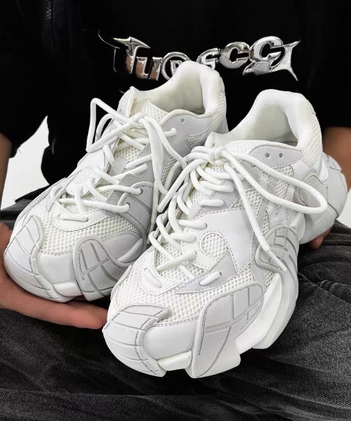 .KOM（ドットコム）の「『.KOM/ドットケーオーエム』ウェーブソールダッドスニーカー【Y】【CN】（スニーカー・メンズ・ブラック/ホワイト/グレー・25cm/26cm/27cm）」の2枚目の写真