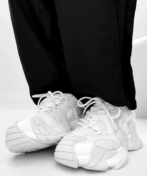 .KOM（ドットコム）の「『.KOM/ドットケーオーエム』ウェーブソールダッドスニーカー【Y】【CN】（スニーカー・メンズ・ブラック/ホワイト/グレー・25cm/26cm/27cm）」の13枚目の写真