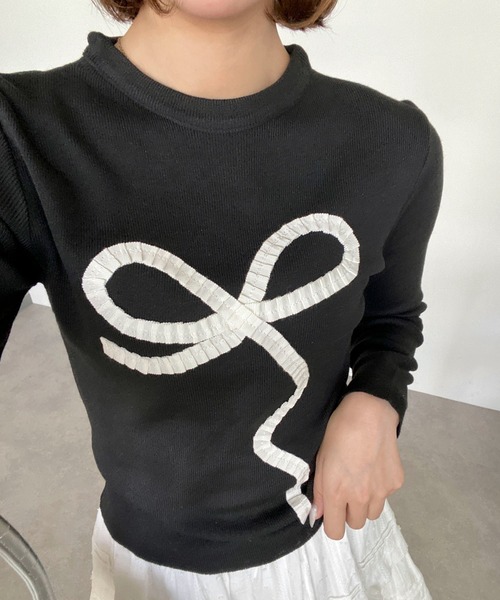 Mejoul(メジュール)の「ラッフルリボンデザイントップス タイトコンパクト ロングスリーブカットソー(Tシャツ/カットソー・レディース・ホワイト/ブラック/グレー・F)」の1枚目の写真