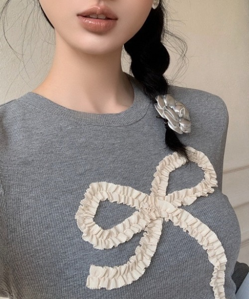 Mejoul(メジュール)の「ラッフルリボンデザイントップス タイトコンパクト ロングスリーブカットソー(Tシャツ/カットソー・レディース・ホワイト/ブラック/グレー・F)」の12枚目の写真