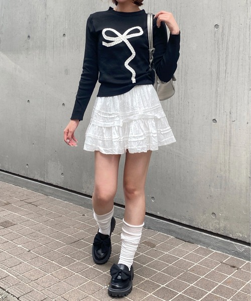 Mejoul(メジュール)の「ラッフルリボンデザイントップス タイトコンパクト ロングスリーブカットソー(Tシャツ/カットソー・レディース・ホワイト/ブラック/グレー・F)」の22枚目の写真