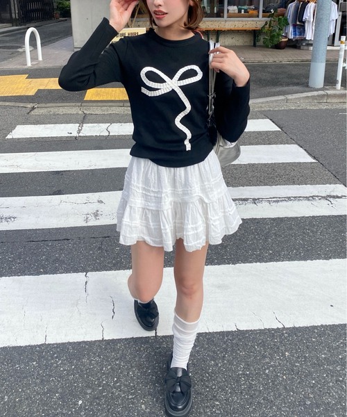 Mejoul(メジュール)の「ラッフルリボンデザイントップス タイトコンパクト ロングスリーブカットソー(Tシャツ/カットソー・レディース・ホワイト/ブラック/グレー・F)」の19枚目の写真