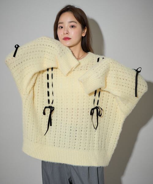 PUBLUX(パブリュクス)の「PUBLUX/パブリュクス ベロア リボン 編み込みフェザーニット 限定展開(ニット/セーター・レディース・ナチュラル/グレー/ネイビー/ブラック・フリ-)」の15枚目の写真