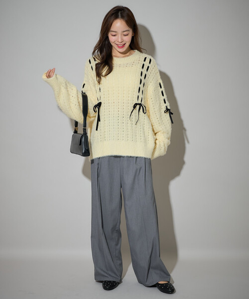 PUBLUX(パブリュクス)の「PUBLUX/パブリュクス ベロア リボン 編み込みフェザーニット 限定展開(ニット/セーター・レディース・ナチュラル/グレー/ネイビー/ブラック・フリ-)」の7枚目の写真