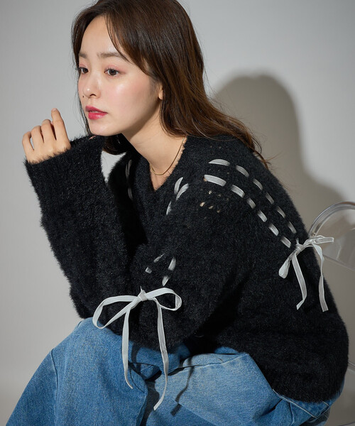PUBLUX(パブリュクス)の「PUBLUX/パブリュクス ベロア リボン 編み込みフェザーニット 限定展開(ニット/セーター・レディース・ナチュラル/グレー/ネイビー/ブラック・フリ-)」の21枚目の写真