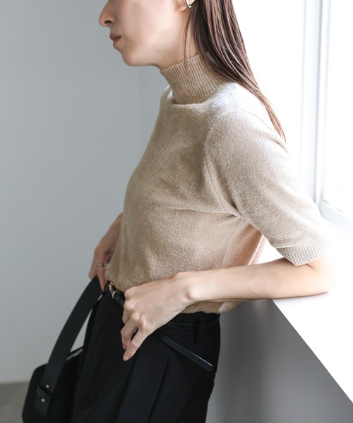 select MOCA(セレクトモカ)の「ハイネックパイルハーフスリーブニット(ニット/セーター・レディース・ベージュ/チャコールグレー・FREE)」の8枚目の写真