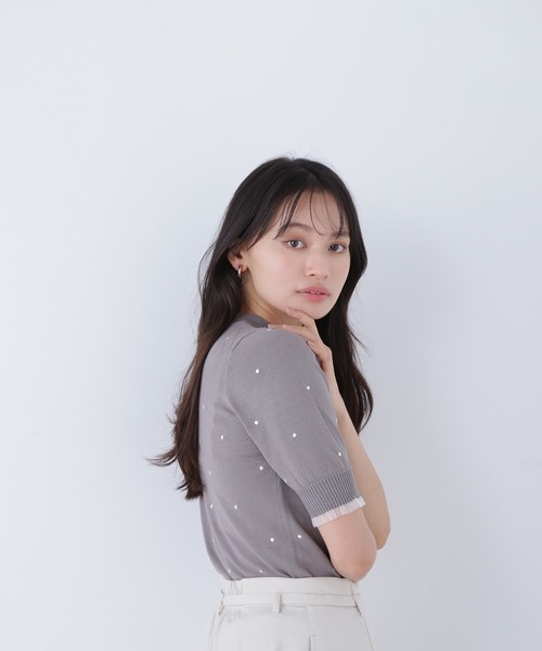NATURAL BEAUTY BASIC(ナチュラルビューティーベーシック)の「◇ドット刺繍ハーフスリーブニット(ニット/セーター・レディース・ホワイト系その他/グレー系その他/ブラック系その他・FREE)」の3枚目の写真