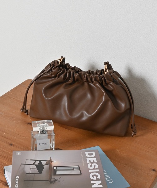 Honeys（ハニーズ）の「やわらかギャザーバッグ（ハンドバッグ・レディース・アイボリー/ブラック/ブラウン/レッド/ガンメタ・FREE）」の3枚目の写真