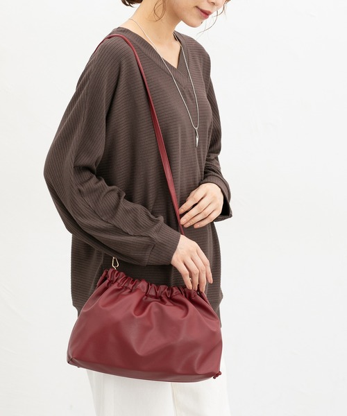 Honeys（ハニーズ）の「やわらかギャザーバッグ（ハンドバッグ・レディース・アイボリー/ブラック/ブラウン/レッド/ガンメタ・FREE）」の11枚目の写真