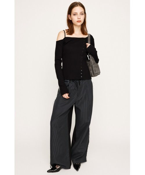 SLY（スライ）の「ASYMMETRY BUTTON TOPS アシンメトリー ボタン トップス 長袖 秋服（Tシャツ/カットソー・レディース・ブラウン/イエロー/ブラック/杢グレー・FREE）」の5枚目の写真