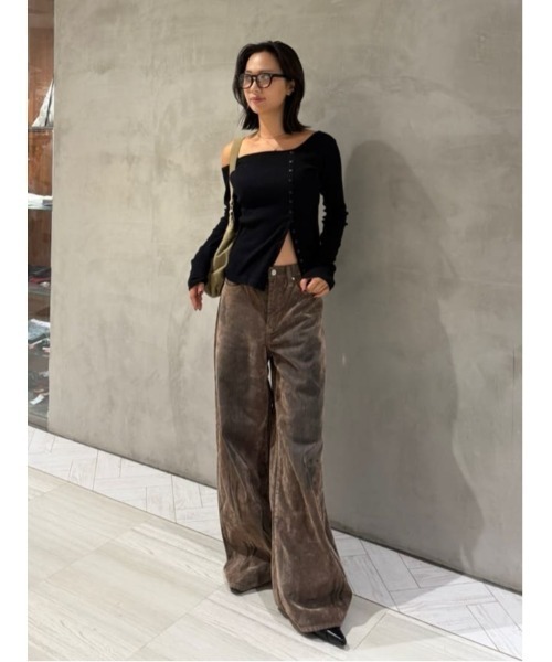 SLY（スライ）の「ASYMMETRY BUTTON TOPS アシンメトリー ボタン トップス 長袖 秋服（Tシャツ/カットソー・レディース・ブラウン/イエロー/ブラック/杢グレー・FREE）」の22枚目の写真