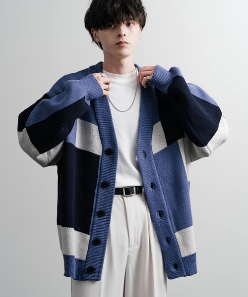 Rocky Monroe（ロッキーモンロー）の「オーバーサイズ 7G総柄Vネックニットカーディガン アーガイル柄/チェック柄（カーディガン/ボレロ・メンズ・グレー/ブルー/グレイッシュブルー/グレー系/ブラウン/ブラック×ホワイト/ライトグレー/ダークネイビー/サンドグレー/ダークブルー/ネイビー/ブルー系/サンドベージュ/ブラック×グレー/ブラック/ホワイト×ブルー/グレイッシュベージュ/サックスブルー/ライトベージュ・M/L）」の19枚目の写真