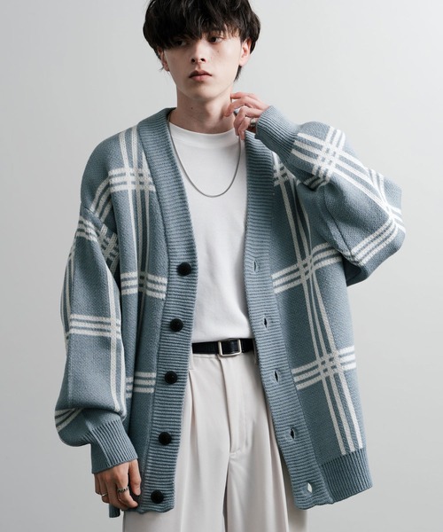 Rocky Monroe（ロッキーモンロー）の「オーバーサイズ 7G総柄Vネックニットカーディガン アーガイル柄/チェック柄（カーディガン/ボレロ・メンズ・グレー/ブルー/グレイッシュブルー/グレー系/ブラウン/ブラック×ホワイト/ライトグレー/ダークネイビー/サンドグレー/ダークブルー/ネイビー/ブルー系/サンドベージュ/ブラック×グレー/ブラック/ホワイト×ブルー/グレイッシュベージュ/サックスブルー/ライトベージュ・M/L）」の14枚目の写真