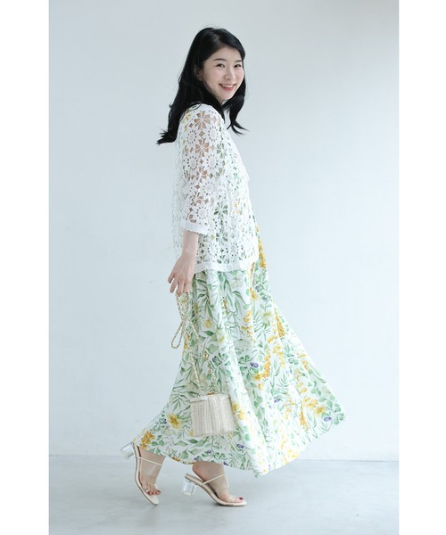 cawaii(カワイイ)の「花々の美しさ広がるロングワンピース(ワンピース・レディース・ホワイト・FREE)」の11枚目の写真