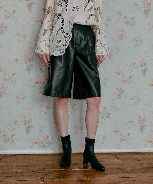 フェイクレザーハーフパンツ 582051（その他パンツ）｜mysty