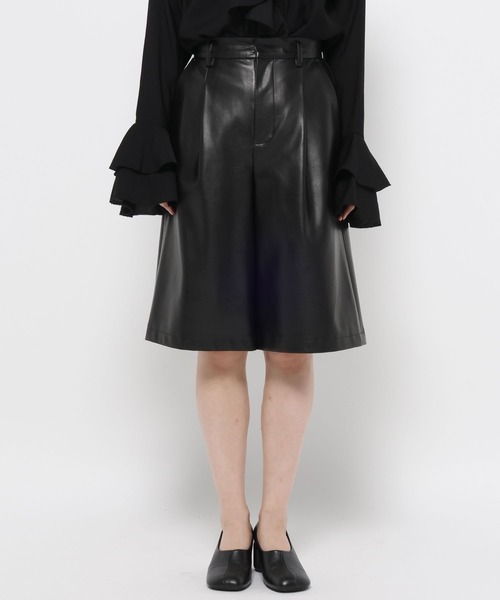 mysty woman（ミスティウーマン）の「フェイクレザーハーフパンツ 582051（その他パンツ・レディース・ブラック・MEDIUM/SMALL）」の15枚目の写真