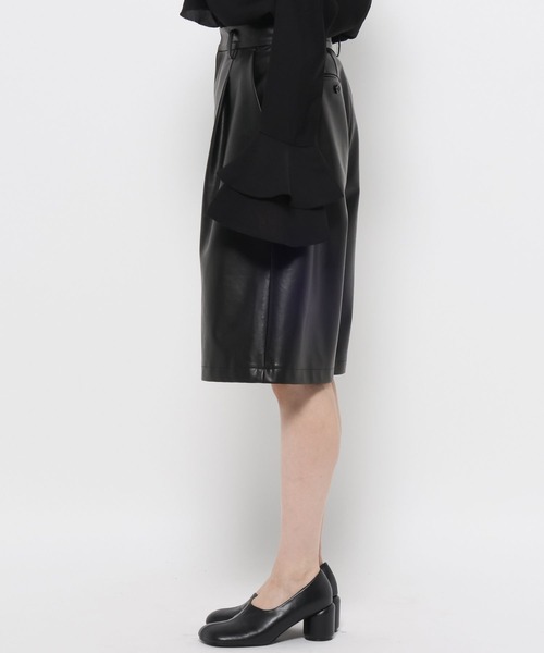 mysty woman（ミスティウーマン）の「フェイクレザーハーフパンツ 582051（その他パンツ・レディース・ブラック・MEDIUM/SMALL）」の16枚目の写真