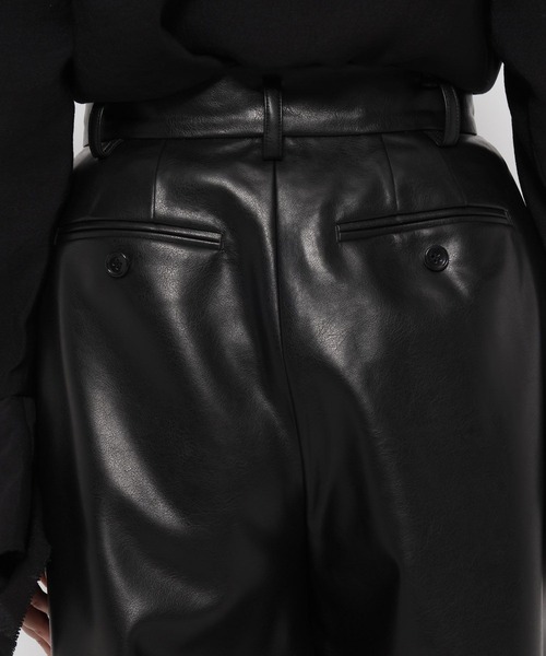 mysty woman（ミスティウーマン）の「フェイクレザーハーフパンツ 582051（その他パンツ・レディース・ブラック・MEDIUM/SMALL）」の21枚目の写真